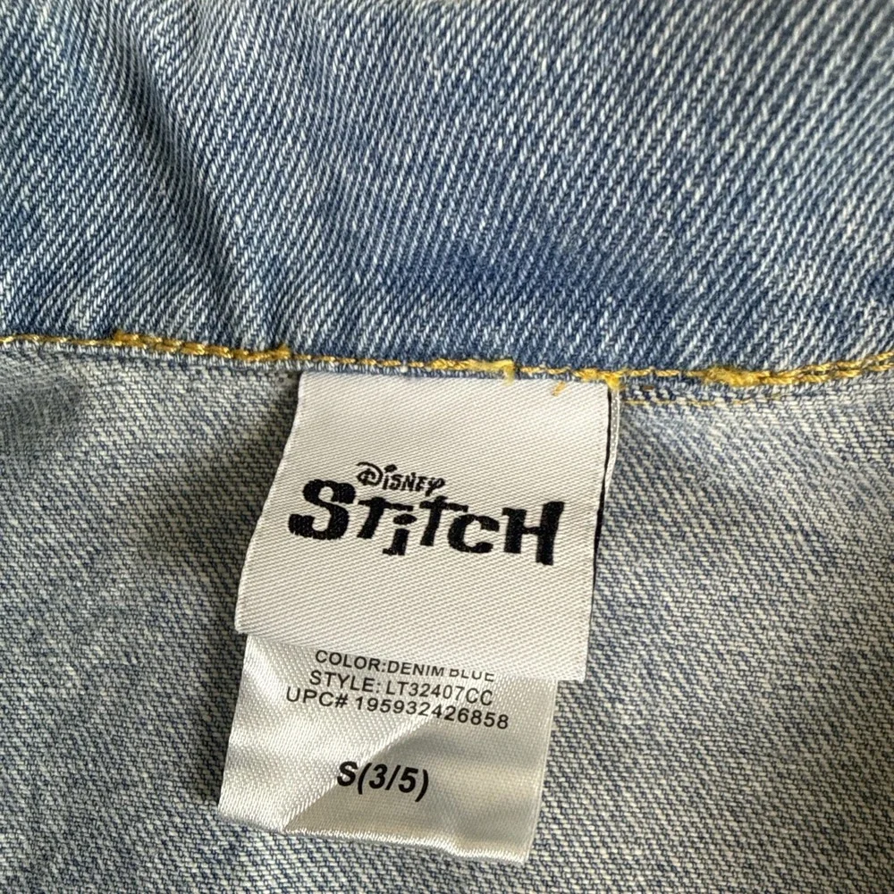 Disney Stitch 626 Jean Jacket Juniors Size S(3-5)‎ Light Wash Embroidered Prints